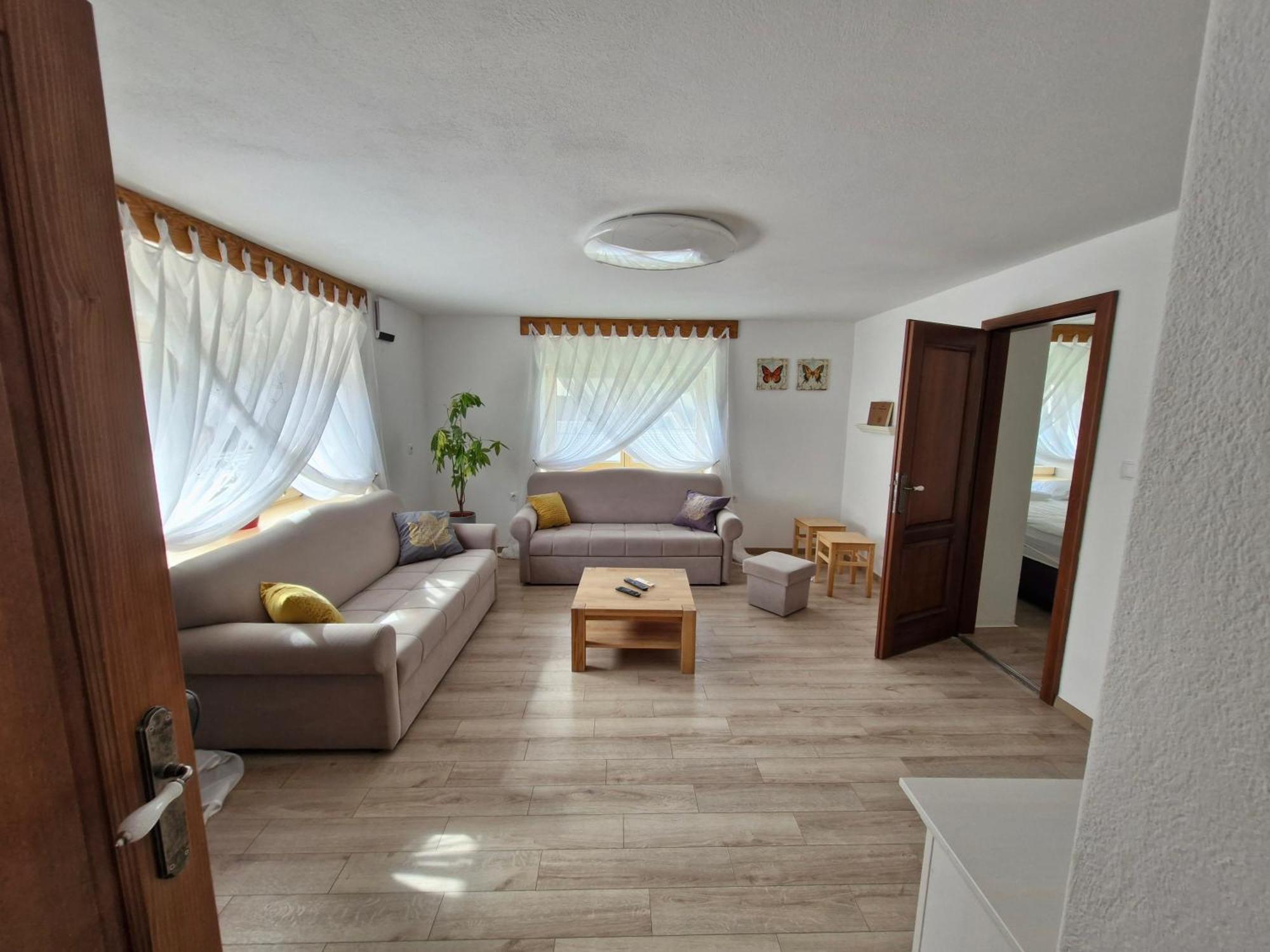 Stol Apartments 지로브니차 외부 사진